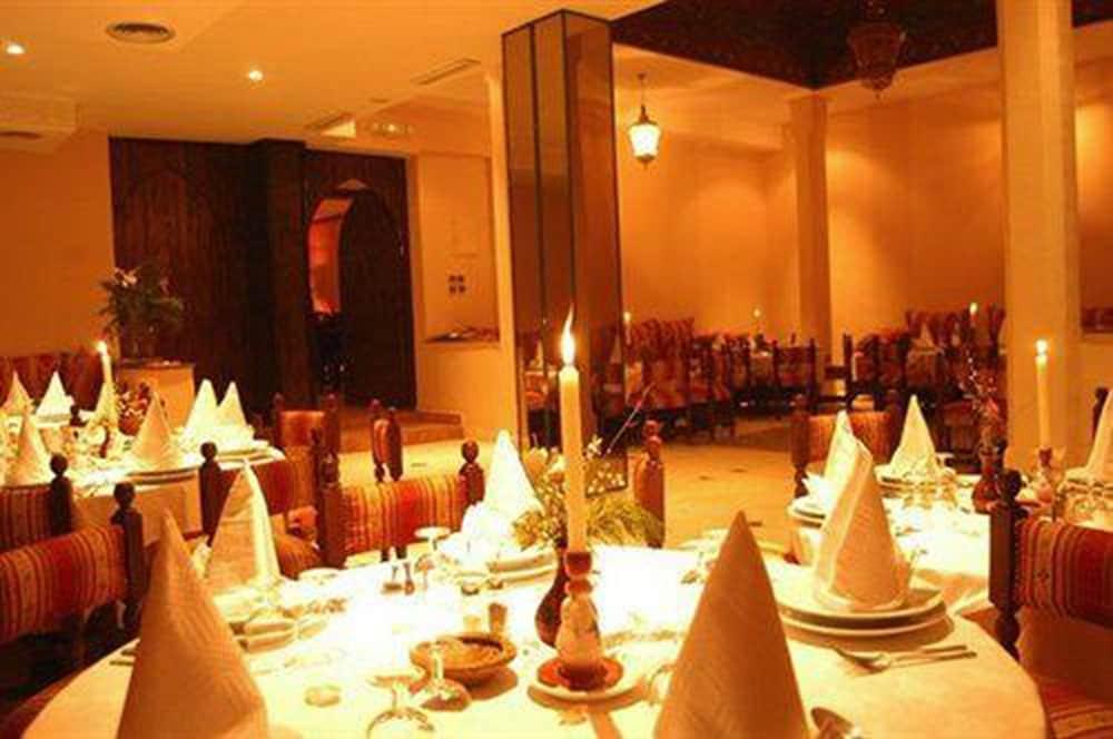 Rs Karam Palace Hotel 4*